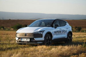 Volvo EX30 CC ULTRA 315kW AWD 360°kamera