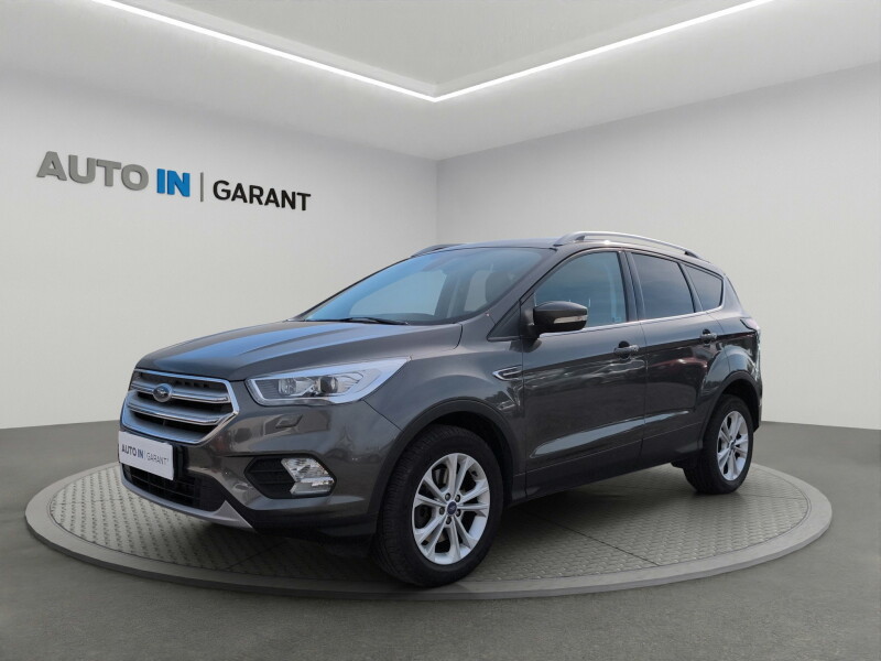 Ford Kuga TITANIUM 88kW, ČR, 1. Maj., Serv. kniha, Tažné
